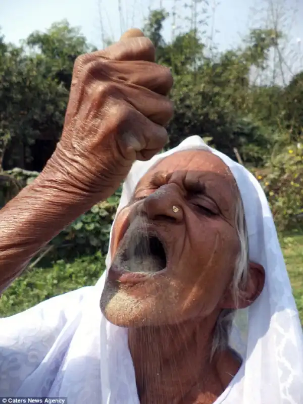 Bizarre Story Of A Woman Who Eats Sand And Gravel (Photos)